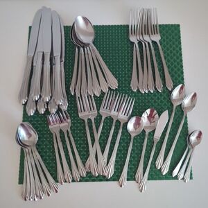 Retroneu BARRINGTON Lot 18/8 Stainless Flatware Korea 46 Pc Set Glossy Vintage
